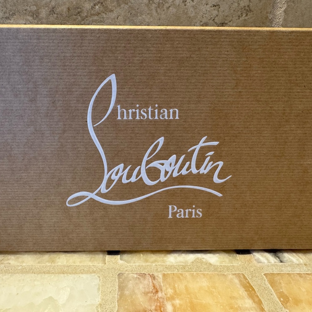 Christian Louboutin Women's Flats - Tan